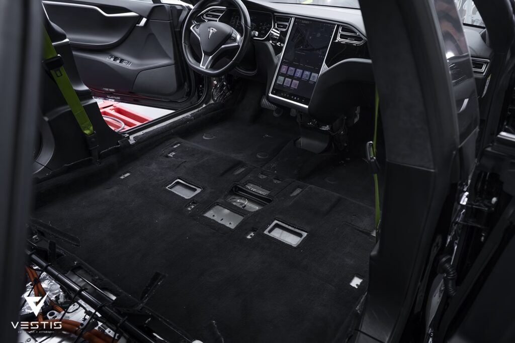 Tesla Model S Андрей С КОПИРАЙТОМ Шумоизоляция14