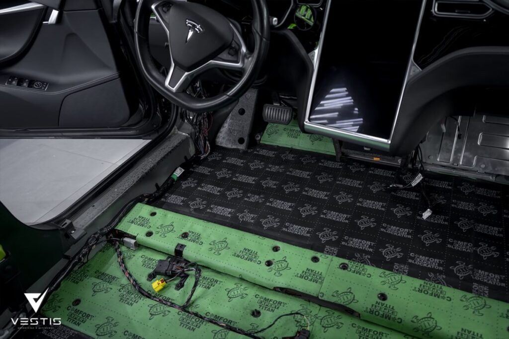 Tesla Model S Андрей С КОПИРАЙТОМ Шумоизоляция15 1200x800
