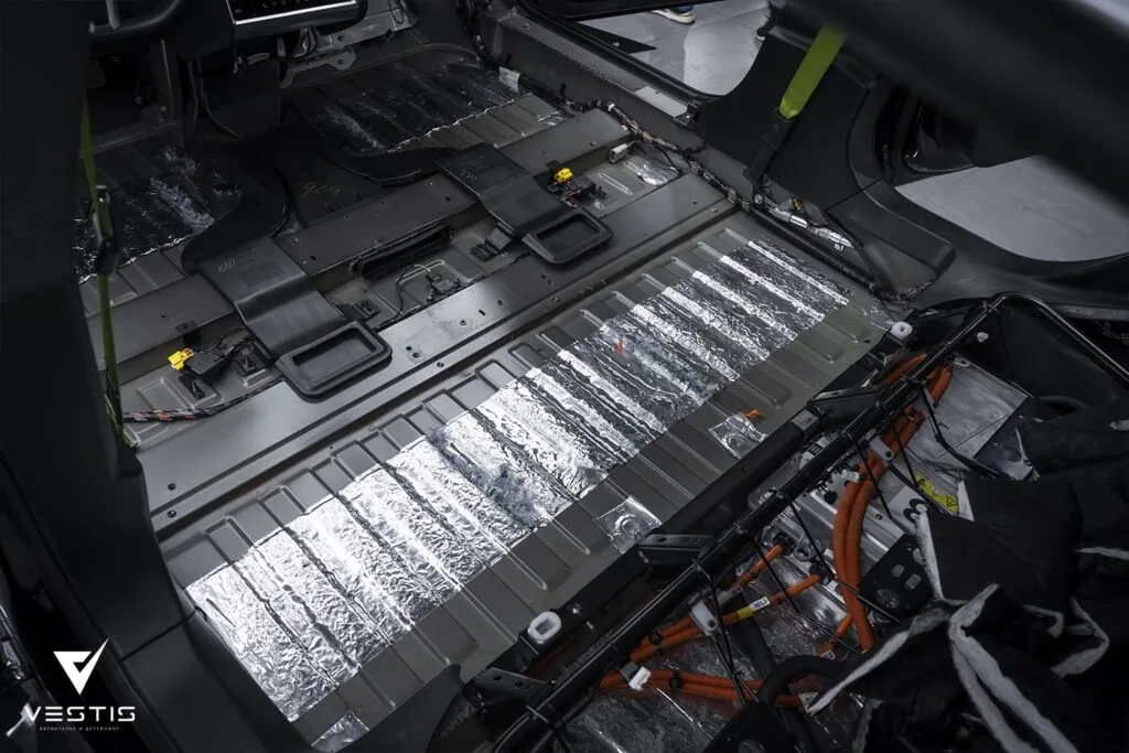 Tesla Model S Андрей С КОПИРАЙТОМ Шумоизоляция18