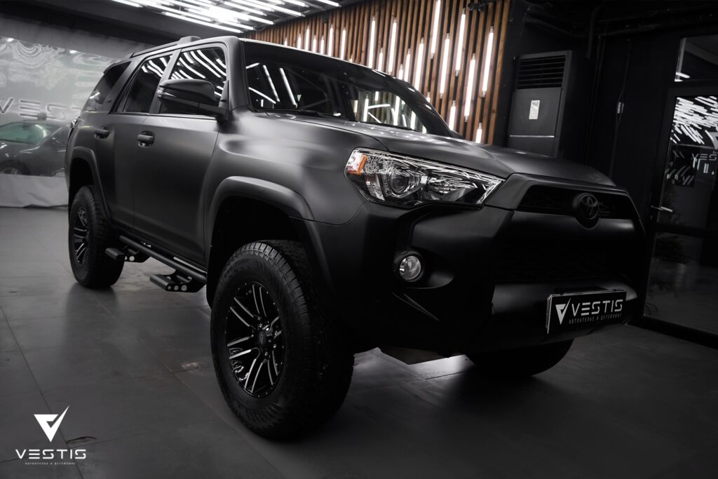 Оклейка матовой антигравийной пленкой Toyota 4Runner 47 Toyota 4Runner Матовая пленка шумоизоляция коврики перетяжка потолка40 1