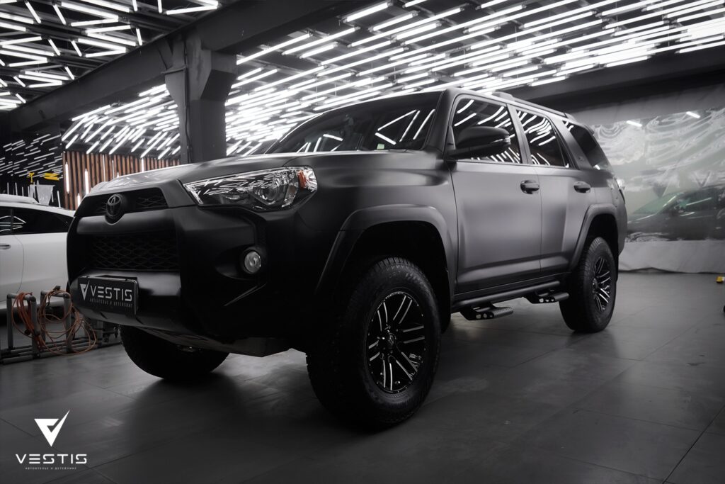 Оклейка матовой антигравийной пленкой Toyota 4Runner 43 Toyota 4Runner Матовая пленка шумоизоляция коврики перетяжка потолка5 1