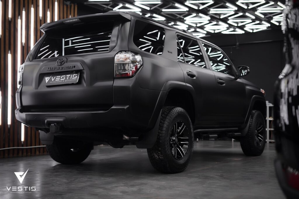 Оклейка матовой антигравийной пленкой Toyota 4Runner 45 Toyota 4Runner Матовая пленка шумоизоляция коврики перетяжка потолка57 2