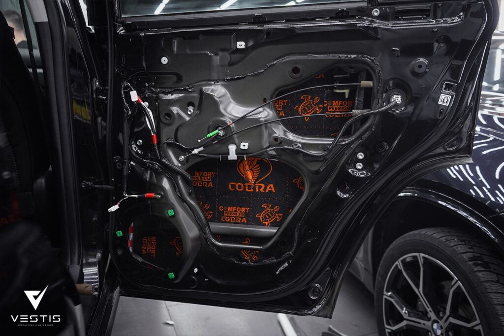 Оклейка матовой антигравийной пленкой Toyota 4Runner 7 Toyota 4Runner Матовая пленка шумоизоляция коврики перетяжка потолка60