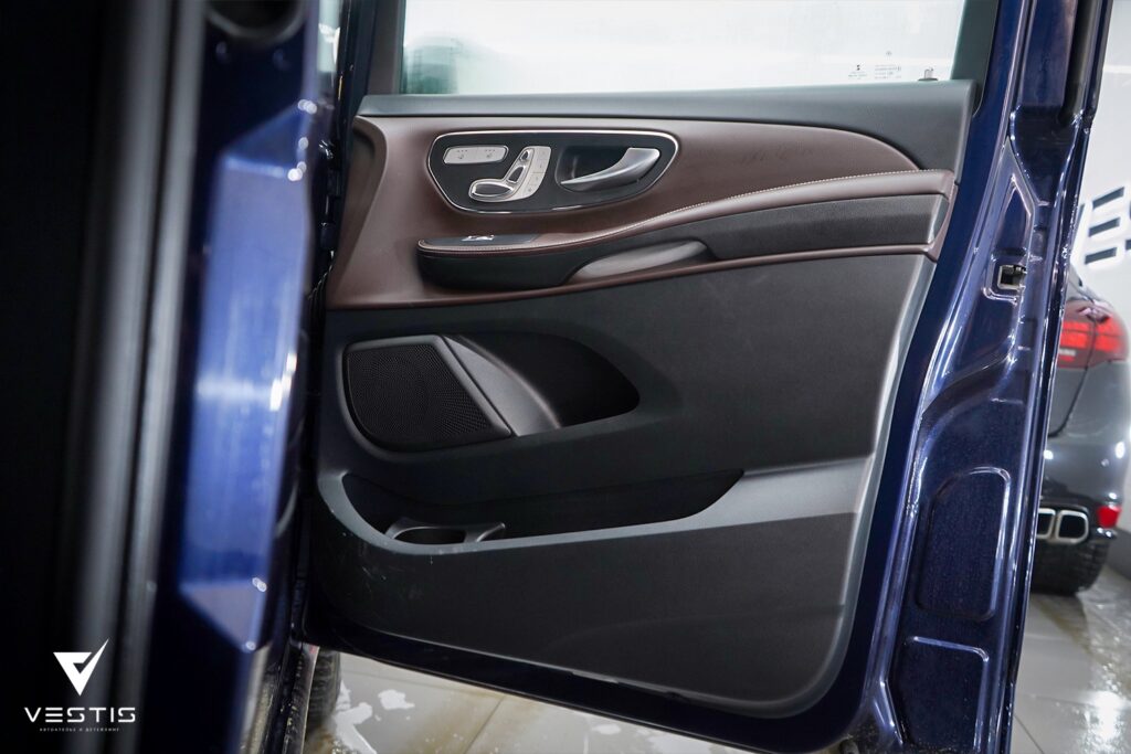 Перешив салона и шумоизоляция Mercedes Benz V Class 3 Mercedes Benz V Class Перешив шумоизоляция полировка керамика31