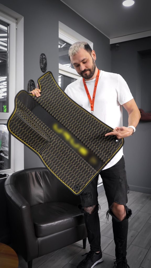 Комплект ковриков с карбоном для Lamborghini Urus