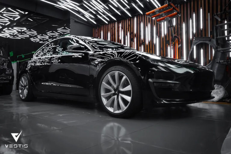 Полировка ЛКП и химчистка интерьера Tesla Model 3