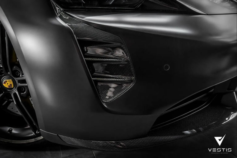 Карбоновые детали в экстерьере Porsche Taycan