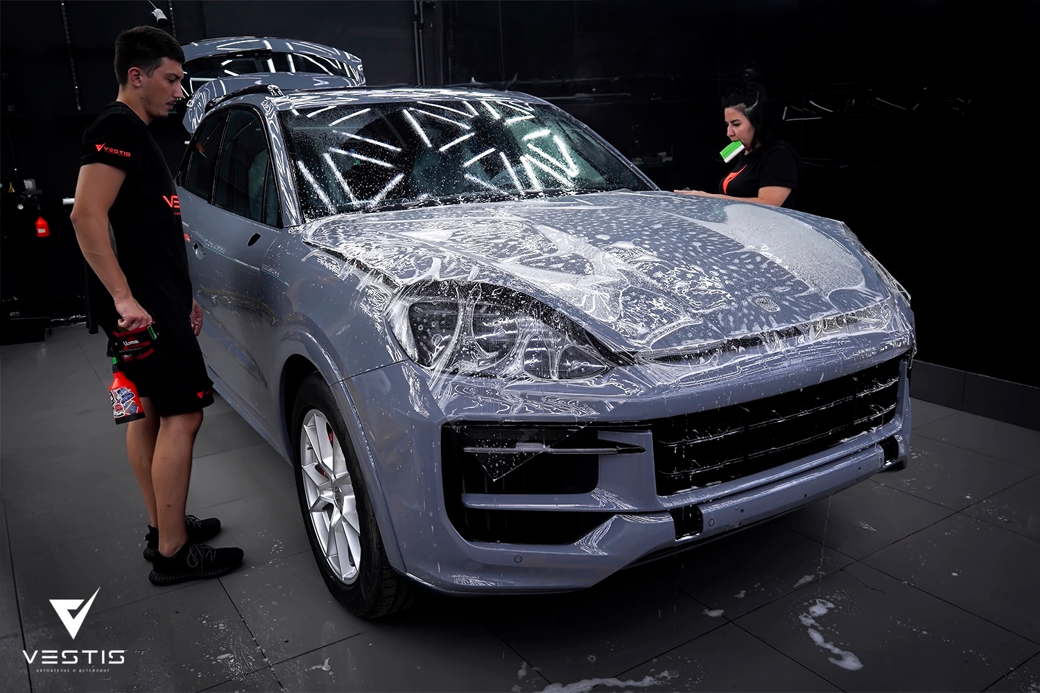 Оклейка Porsche Cayenne антигравийной пленкой в Ростове.