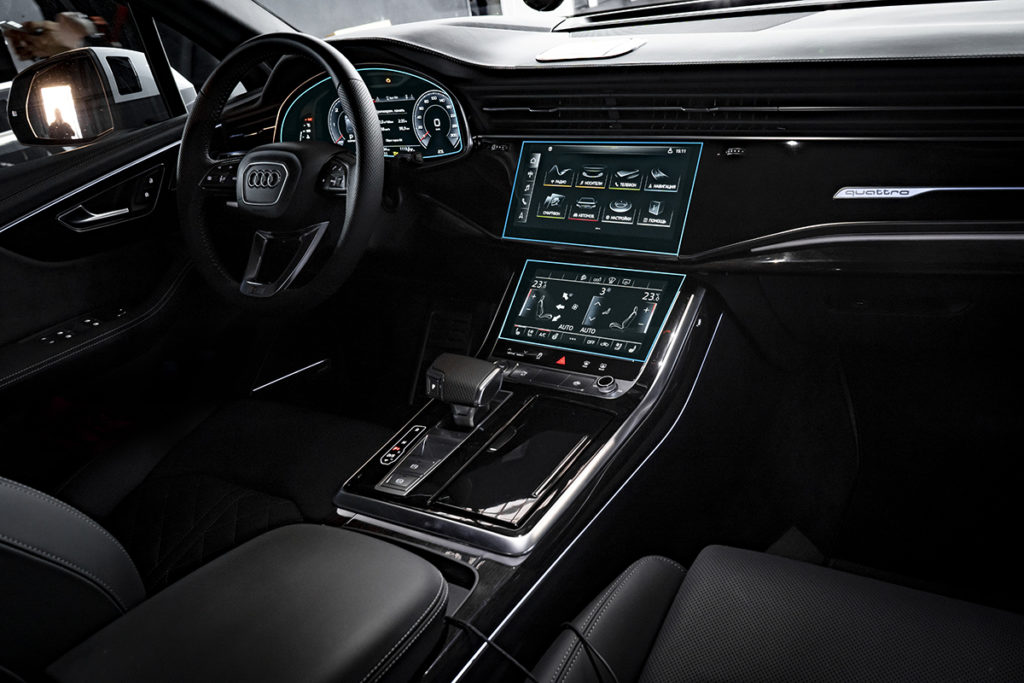 Audi Q7 / SQ7 - 3 экрана