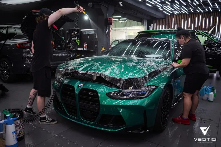 Оклейка BMW M4. Защита передней части и зон риска.