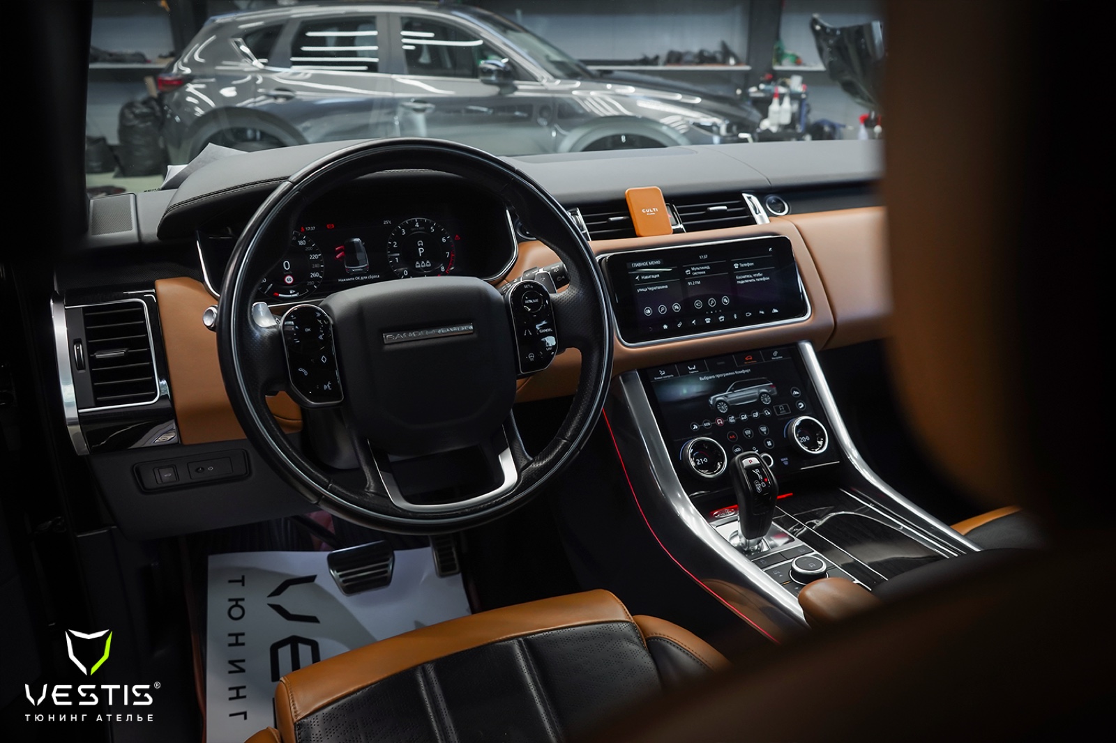 Салон Range Rover Sport в коричневой коже